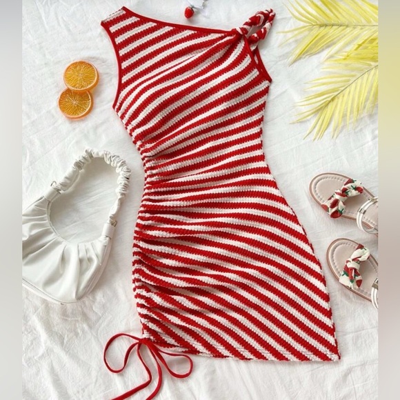 Dress - Picture 1 of 6